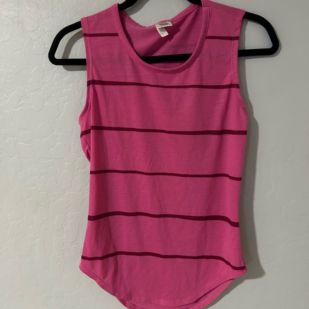 Piglet tank from whinnie the pooh! Size S/M! Perfect for halloween!!